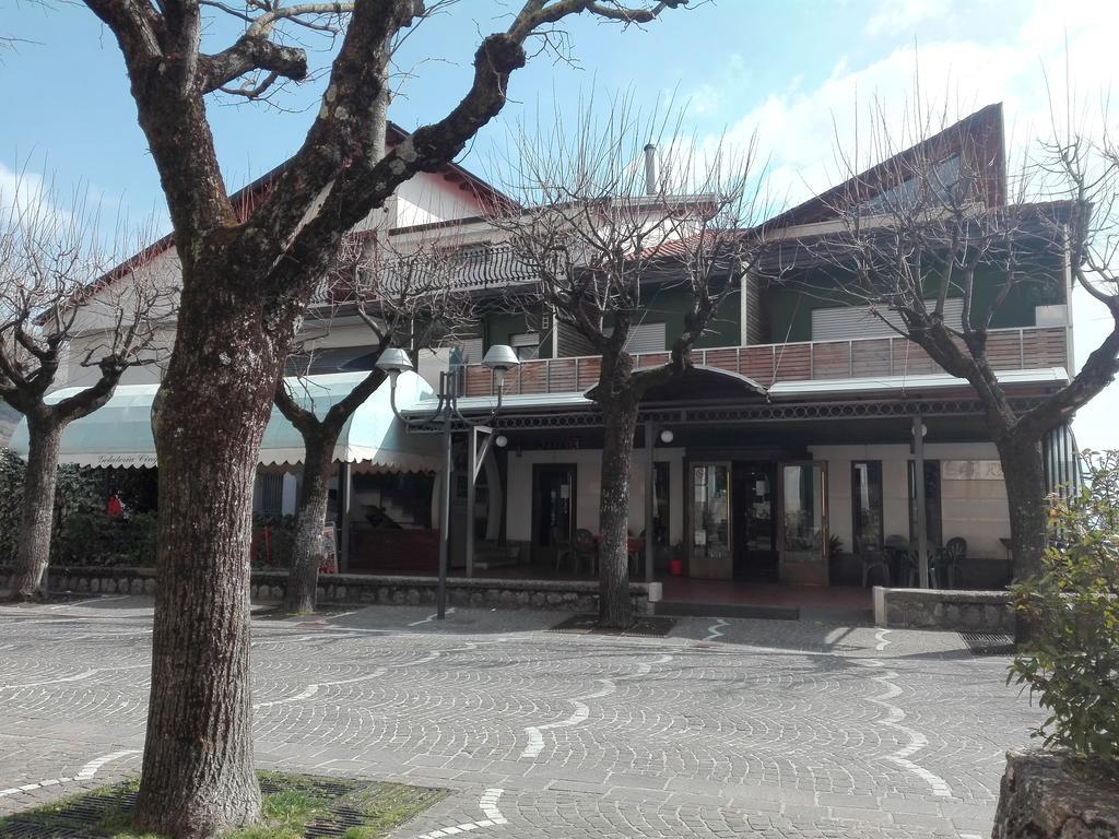 Affittacamere Rezzo Monte San Giacomo Eksteriør bilde